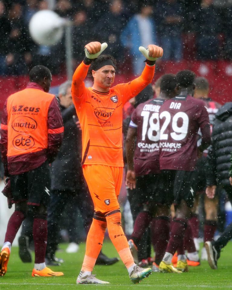 Ochoa es pretendido en Brasil