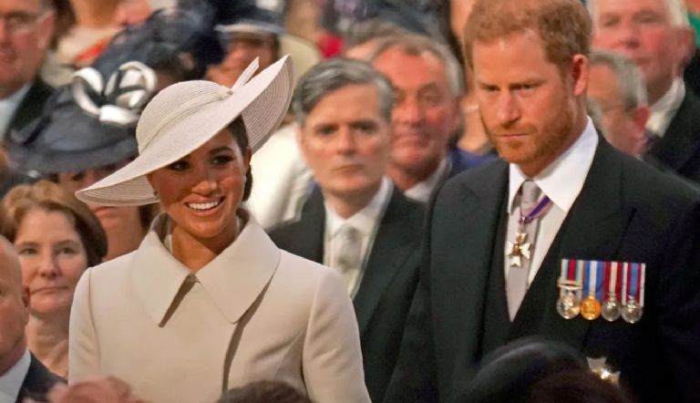 Príncipe Harry estaría pensando en comprar casa en RU