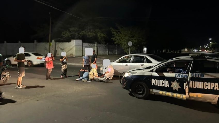 Ciudad Obregón: Auto choca contra 'abuelitos' en motocicleta; una víctima está grave