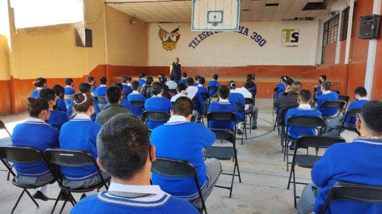 Renuevan escuelas en Edomex