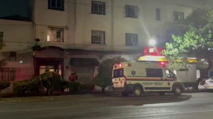 Incendio en la Benito Juárez deja un muerto y dos heridos; bomberos sofocan el fuego