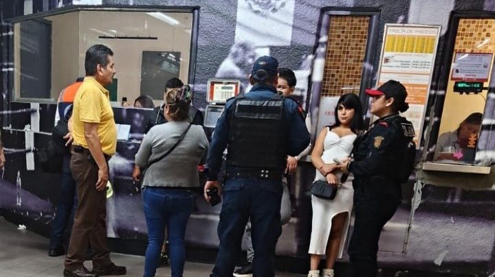 Evitan tragedia: Policías evitan que mujer se tire a las vías del Metro en Garibaldi