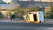 Foto ilustrativa de la nota titulada Vuelca auto frente a la Central de Abastos de Ciudad Obregón; iba a exceso de velocidad