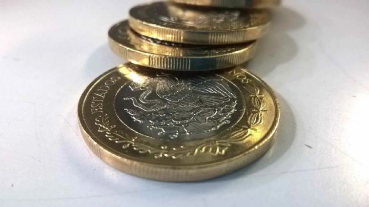 Claudia Sheinbaum resalta "fortaleza" del peso frente al dólar, pese a evidente desplome