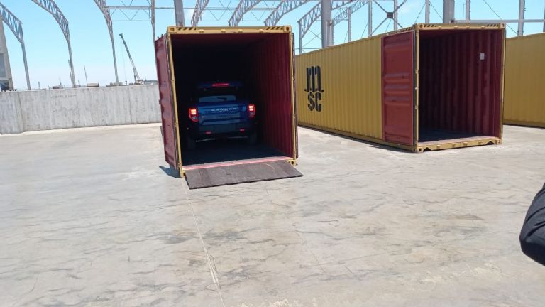 Primer embarque de vehículos Ford en el Puerto de Guaymas