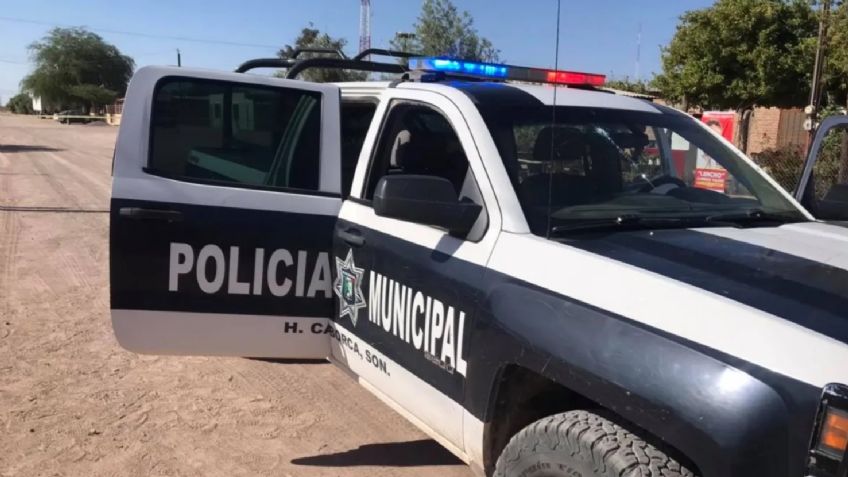 Grupo armado abre fuego contra vehículo en Caborca; privarían de la libertad a alguien