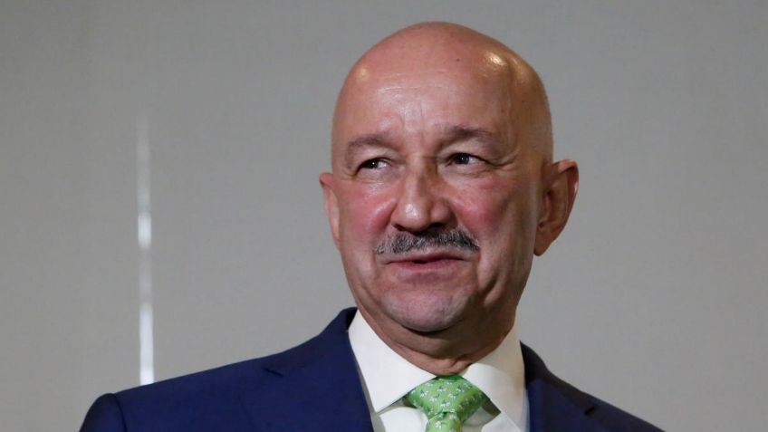 Carlos Salinas de Gortari reaparece tras estar en la sombra por años y así luce