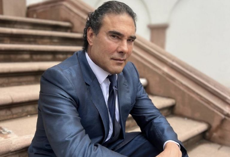 Eduardo Yáñez habría agredido a una reportera