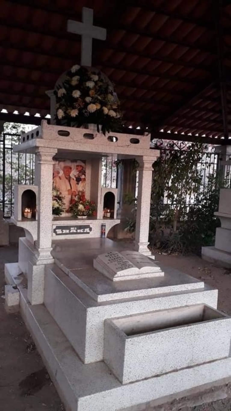 Así luce la tumba donde descansan los restos de Sergio Vega 