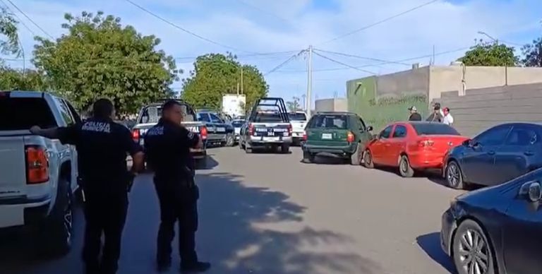 Autoridades se movilizan en la Urbi Villa. Foto: Facebook