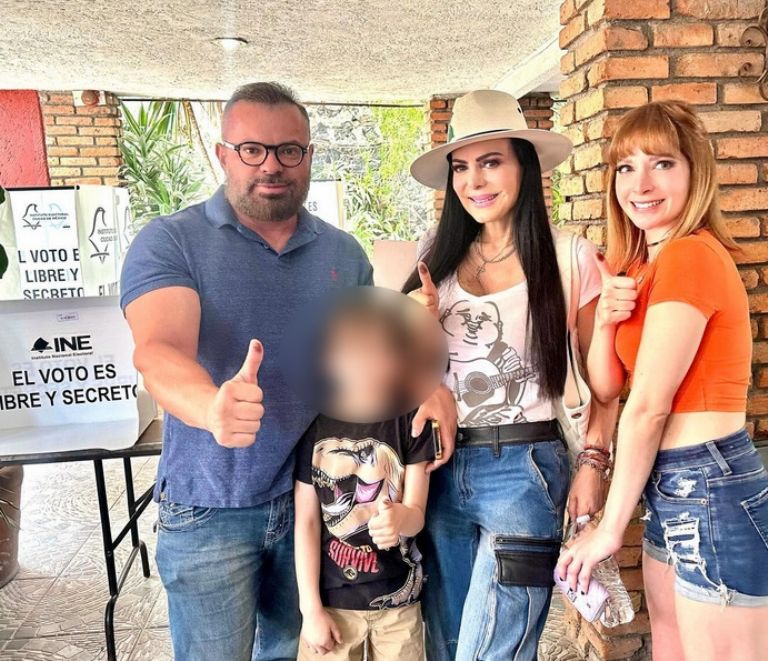 Maribel Guardia comparte tierno momento en las elecciones