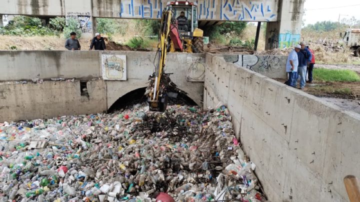 Inundaciones en Edomex: No eran las lluvias, retiran 657 toneladas de basura del drenaje