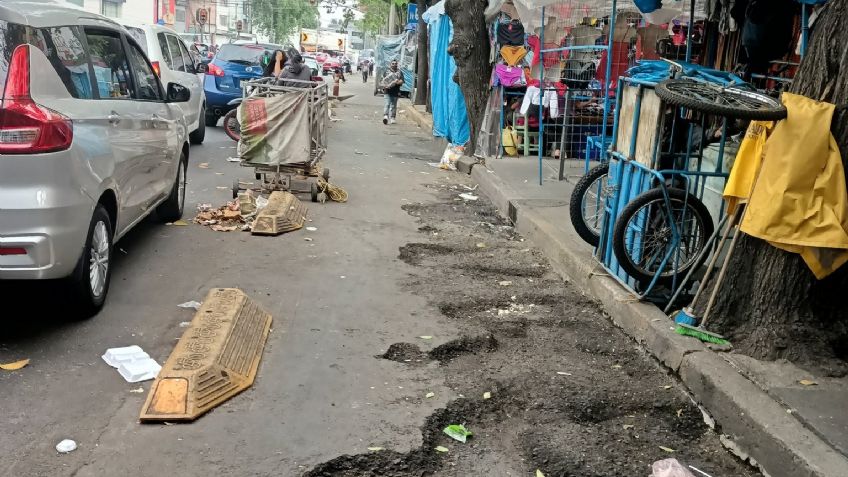 Trágico final: Ciclista derrapa y muere al golpearse contra bolardo en la México-Tacuba