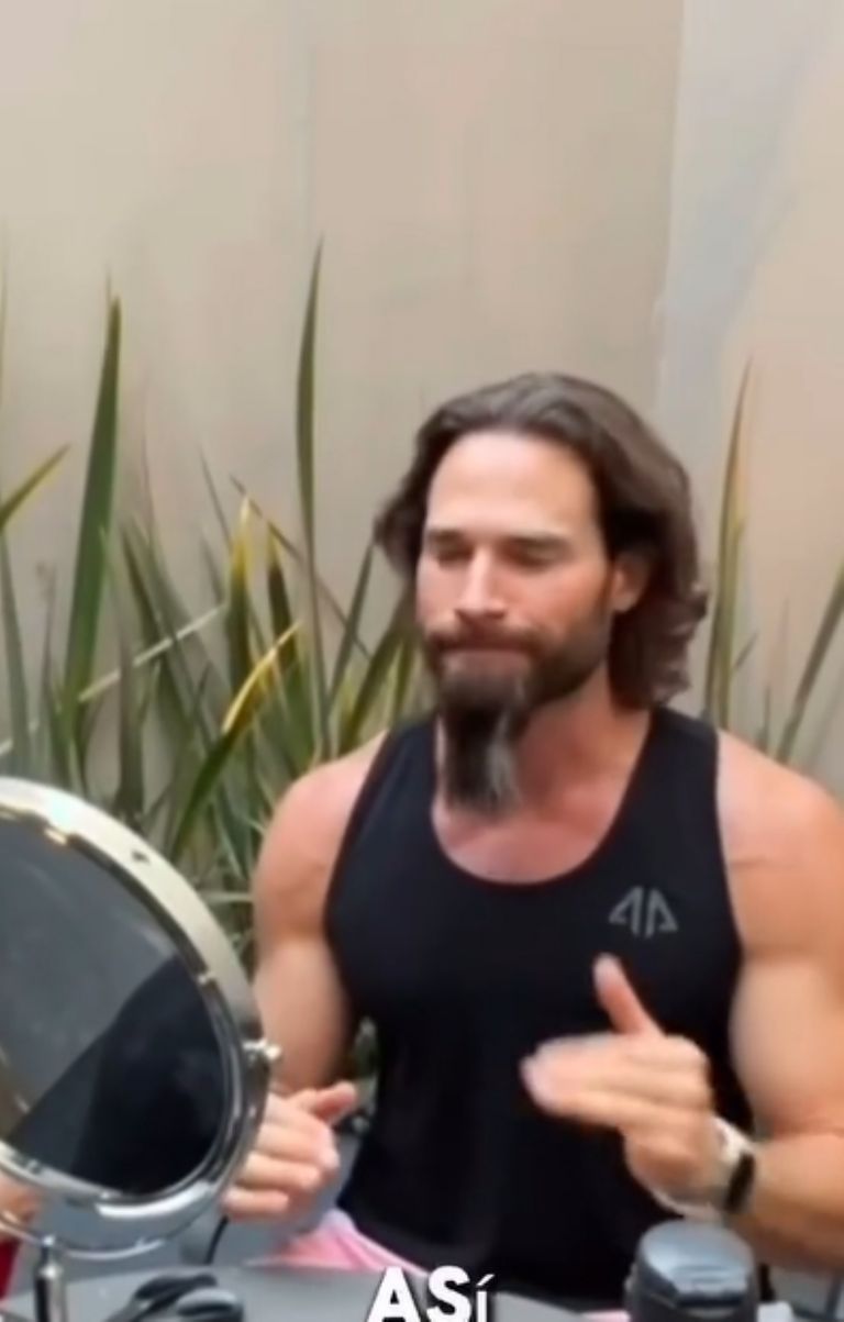 Sebastián Rulli corta su barba