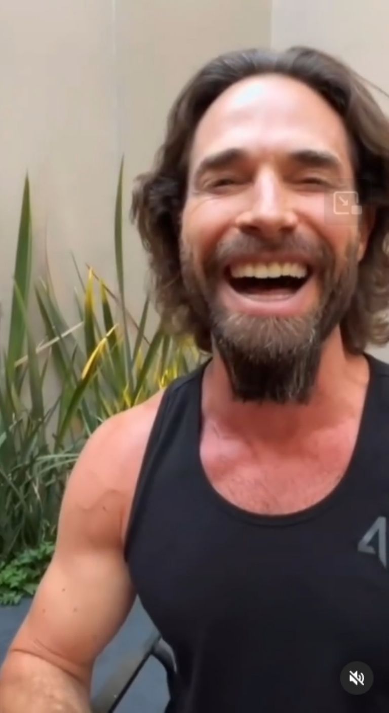 Sebastián Rulli se rasura su barba