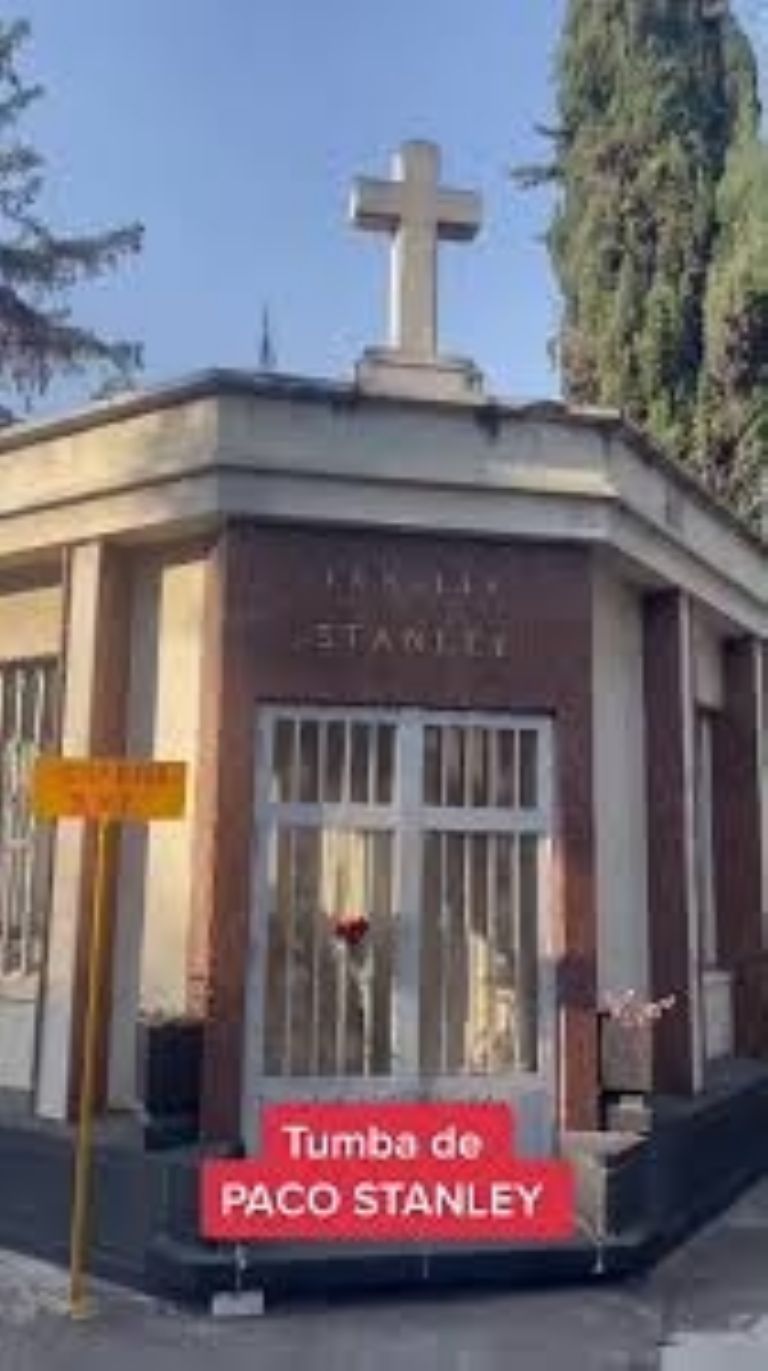 Tumba de Paco Stanley