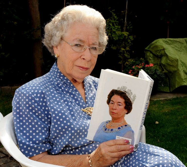 Fallece la actriz Jeannette Charles, doble de Isabel II