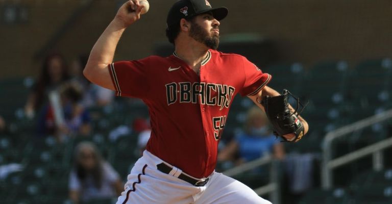 Lanzador mexicano regresa a las Grandes Ligas