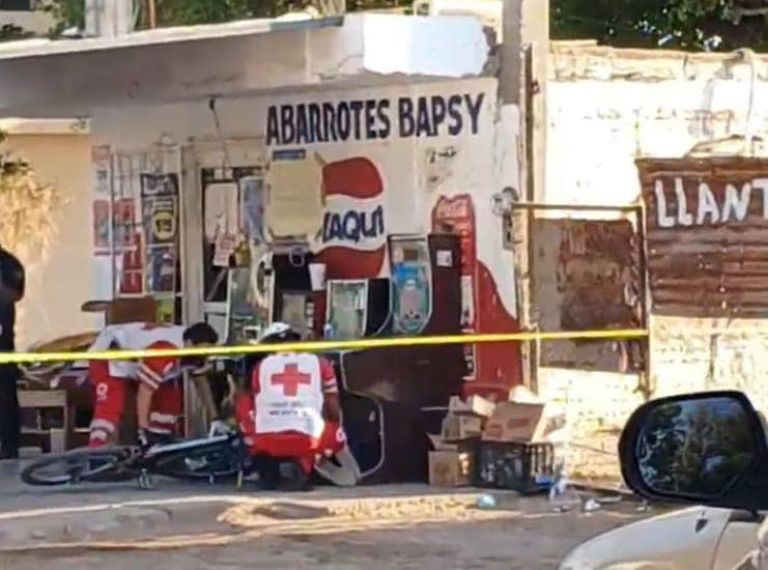 El cuerpo del hombre fallecido quedó tendido junto a su bicicleta 