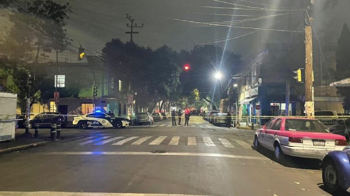 Sicarios ejecutan a mujer en la Cuauhtémoc: Balean a otro hombre y escapan