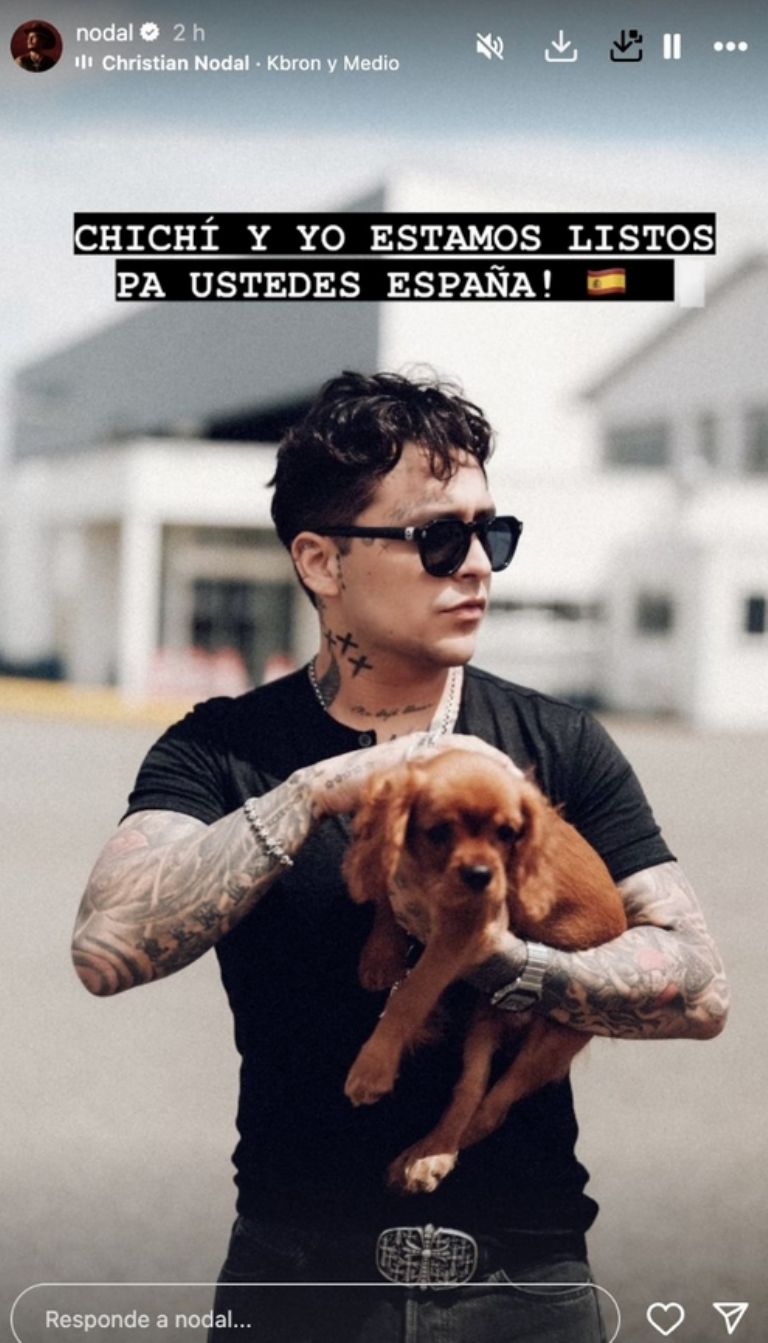 Nodal presume a su nuevo hijo, un perrito coquer