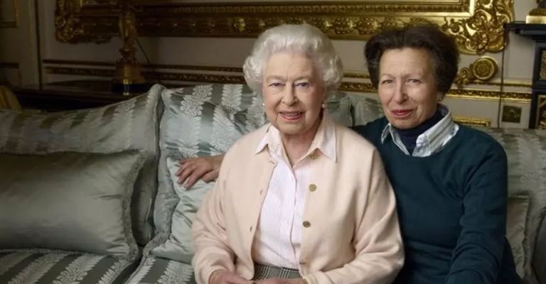 Princesa Ana reaparece con mensaje tras su terrible accidente en caballo