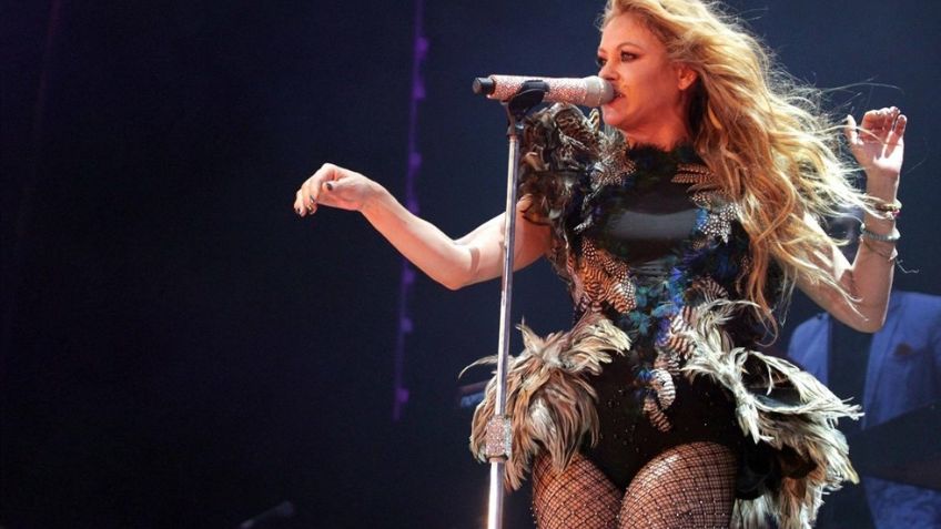 VIDEO: Seguridad de Paulina Rubio agrede a manotazos a la prensa en el AICM