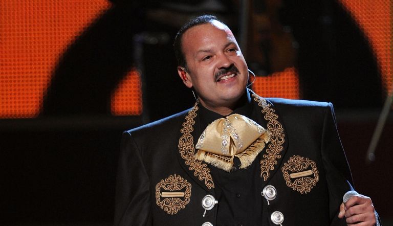 Pepe Aguilar comparte tierno mensaje en Internet