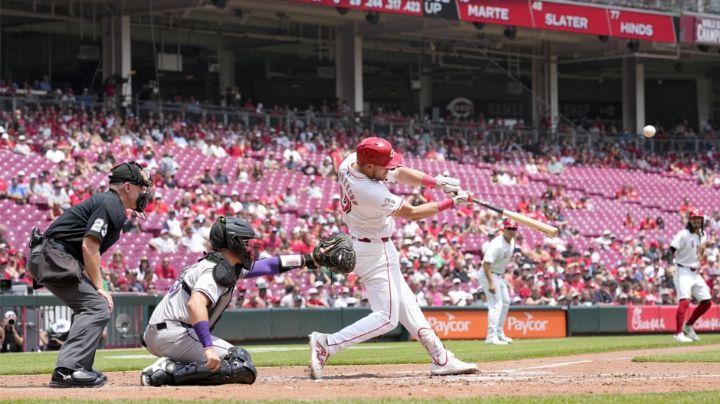 Stephenson pega par de jonrones y Cincinnati pinta de roja la serie ante Rockies