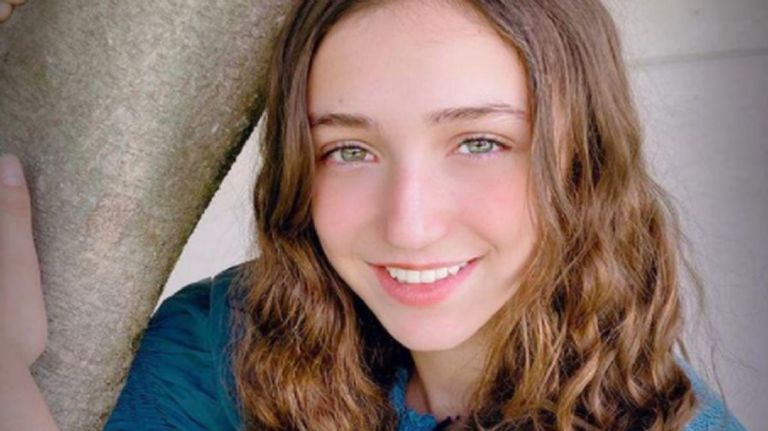 Nina Rubín abandona sus estudios