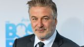Foto ilustrativa de la nota titulada Retiran cargos contra Alec Baldwin por homicidio involuntario; llora al recibir noticia