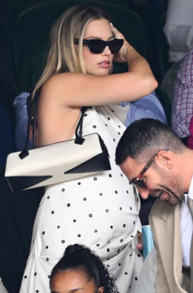 Margot Robbie espera a su primogénito