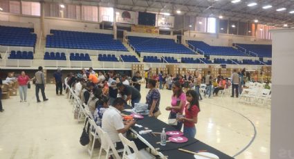 Entrega de uniformes escolares de educación básica da inicio en Ciudad Obregón