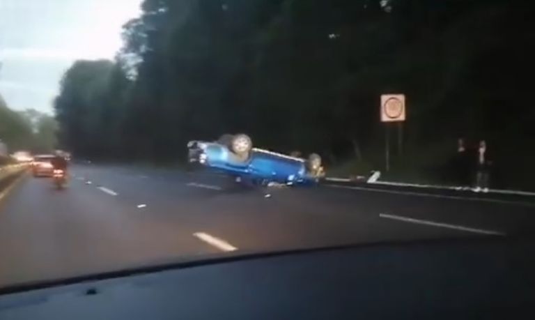 Volcadura en la México-Cuernavaca