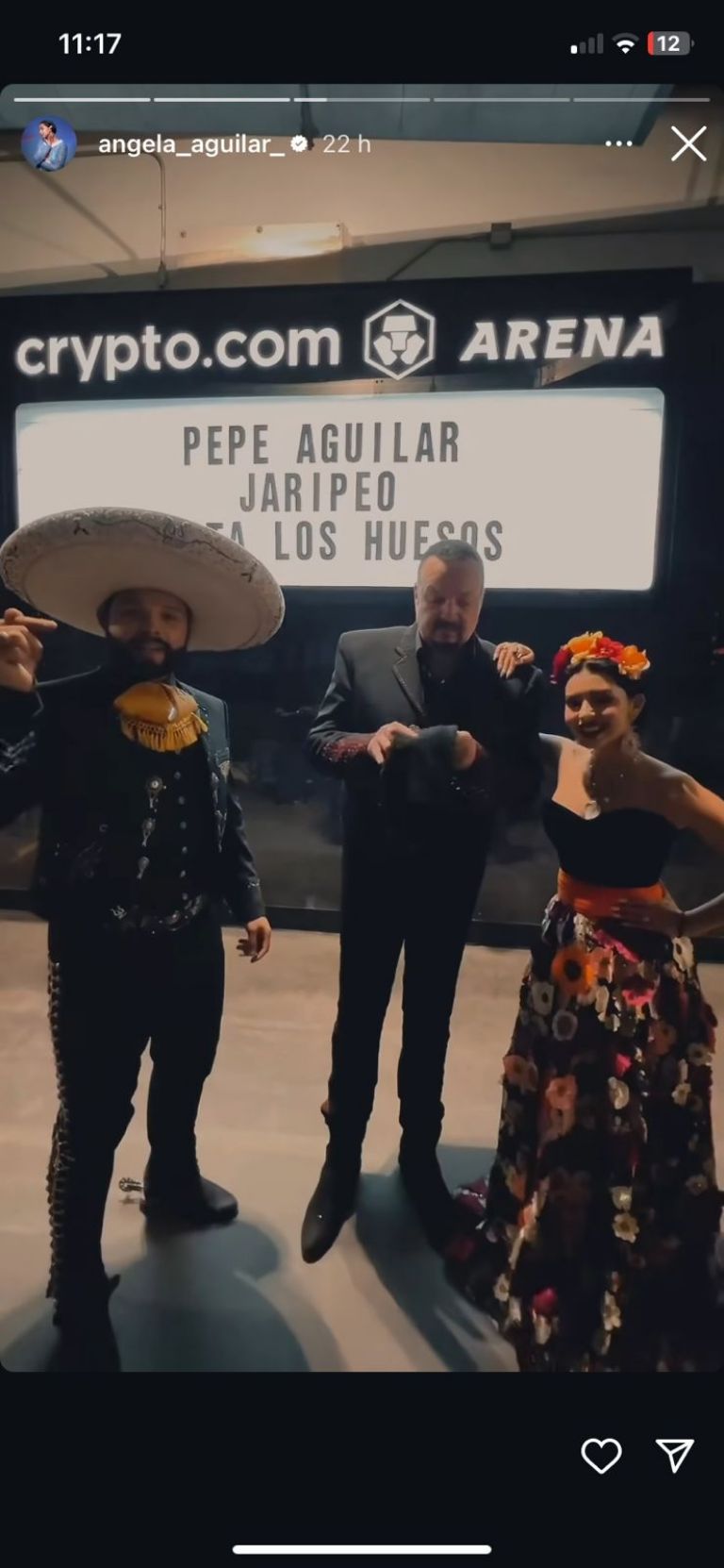 Ángela Aguilar y su padre promocionando 'Jaripeo Sin Fronteras'