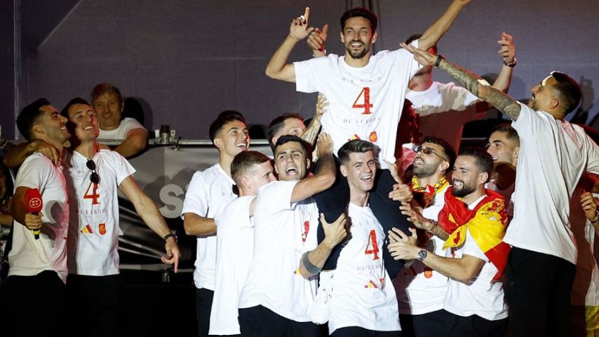 España de fiesta; miles ovacionan a los campeones de la Eurocopa