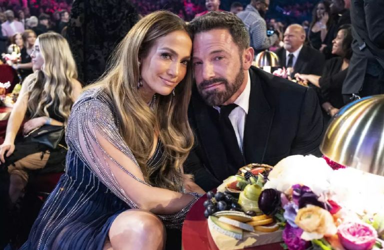 Ben Affleck y JLo pasan su aniversario en solitario 