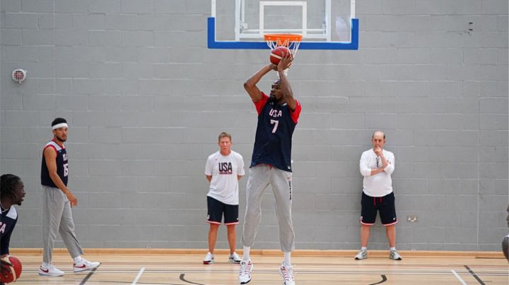 Justo a tiempo; Durant regresa a los entrenamientos a una semana de los Juegos de París