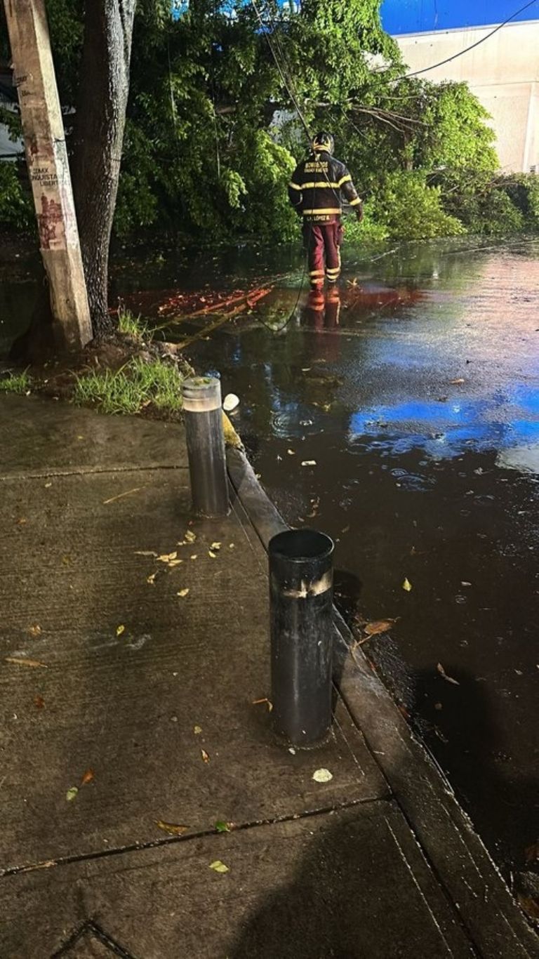 Atienden accidente en la colonia Portales. Foto: Twitter