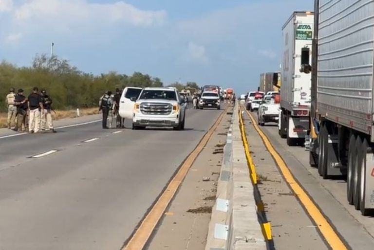 Balacera en carretera de Sonora causa tránsito. Foto: Facebook