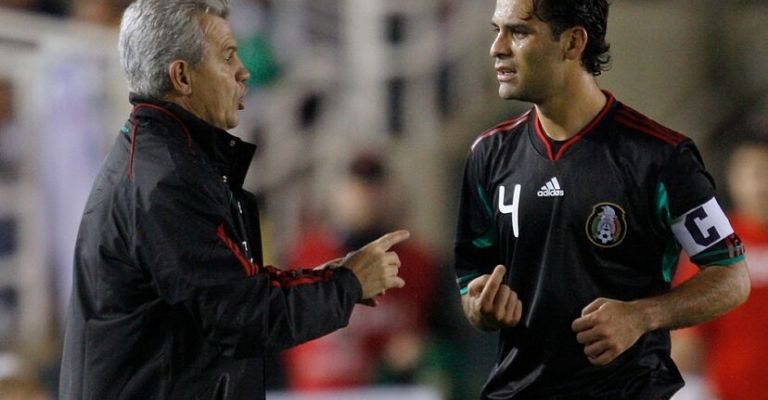 Rafael Márquez sería el auxiliar de Aguirre en el banquillo del Tri