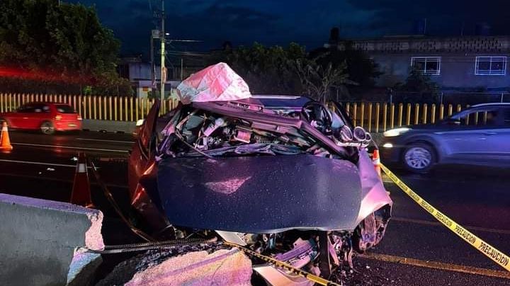 Fatídico Accidente: Vehículo se estrella en la México-Puebla; se reportan dos muertos