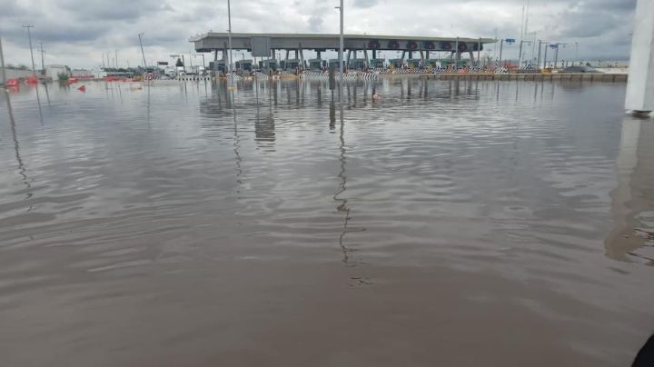 Caos en el Circuito Exterior Mexiquense: Cierran varios puntos por inundaciones