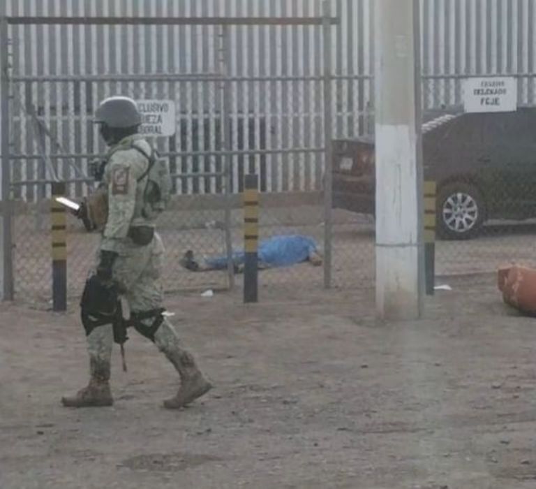 El cuerpo de la víctima quedó tendido por fuera del Cereso 