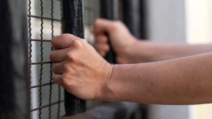 Arrestan a Paz, sujeto acusado de abusar de su propia hijastra de 11 años en Sinaloa