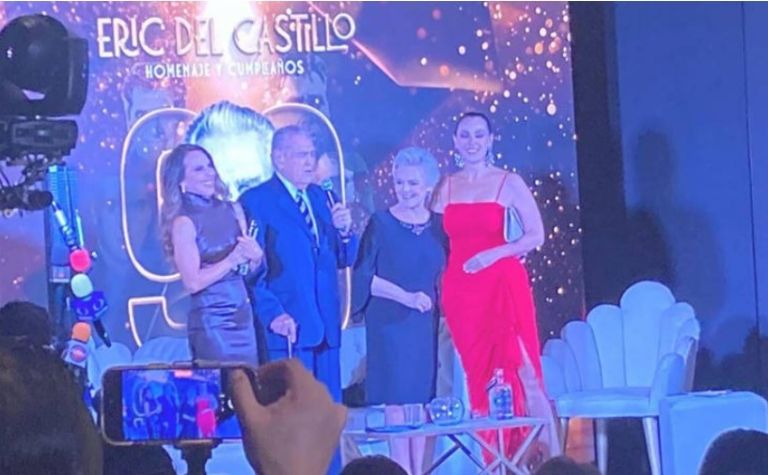 Sus hijas le organizaron un homenaje 'sorpresa'