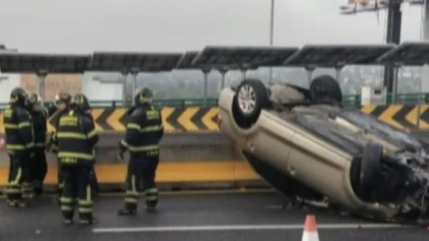 Reportan volcadura en el Segundo piso de Periférico Sur, en CDMX; no hay lesionados