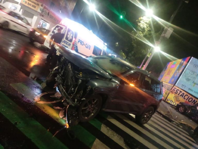 Choque en CDMX deja una víctima herida; era policía. Foto: Twitter