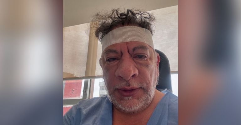 Carlos Trejo es hospitalizado y filtra foto con oxígeno