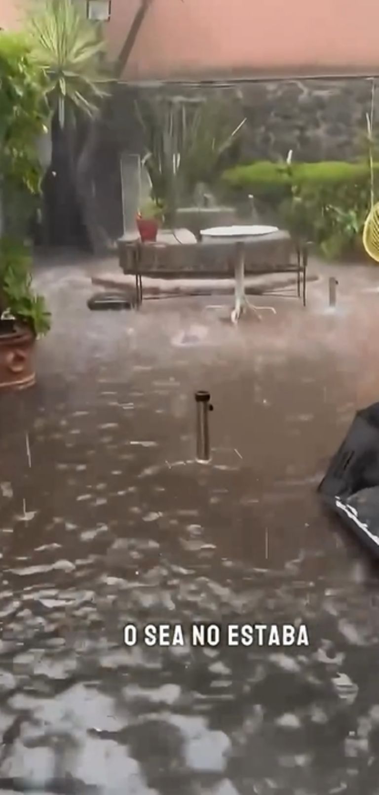 Ingrid Coronado sobrevive a inundación